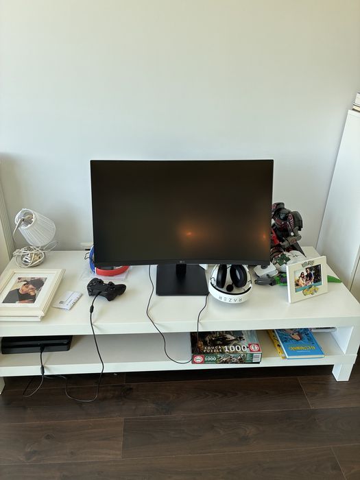 Mesa de centro ou de apoio para TV
