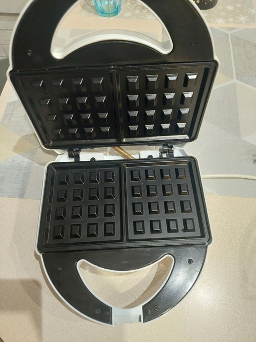 Gofrownica Eldom ST9W