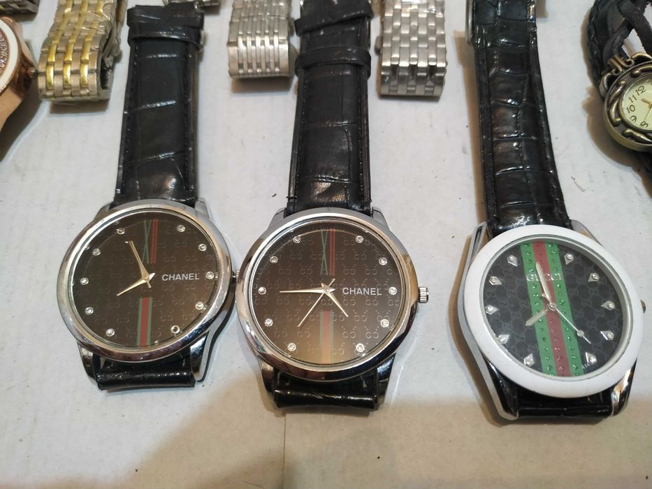 новые наручные часы