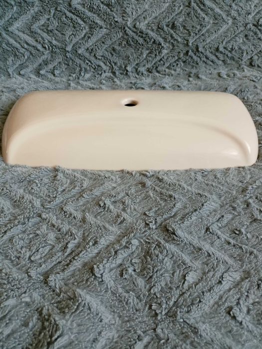 Pokrywa spłuczki  410 x 190 x 20 mm.
