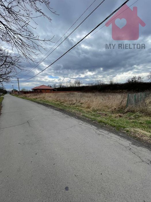 Продаж ділянки в с. Розівка