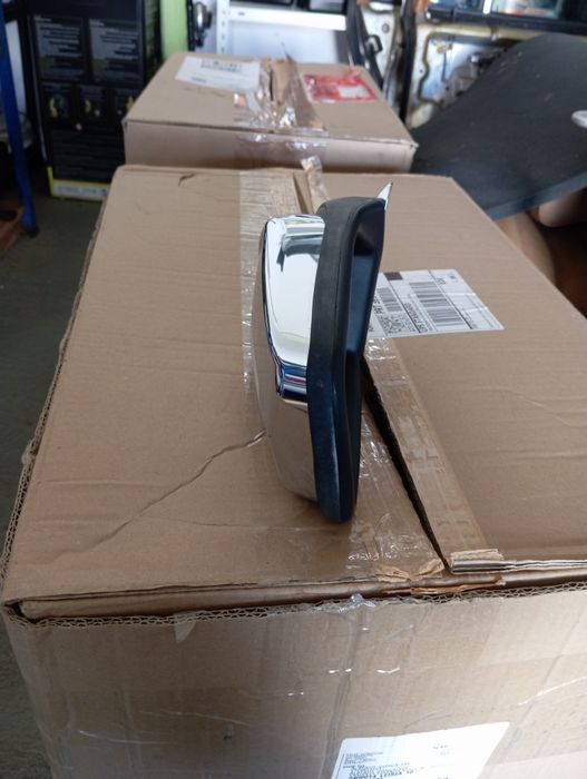 Vidros farol  + espelho esquerdo Mercedes w115 novos (NOS)