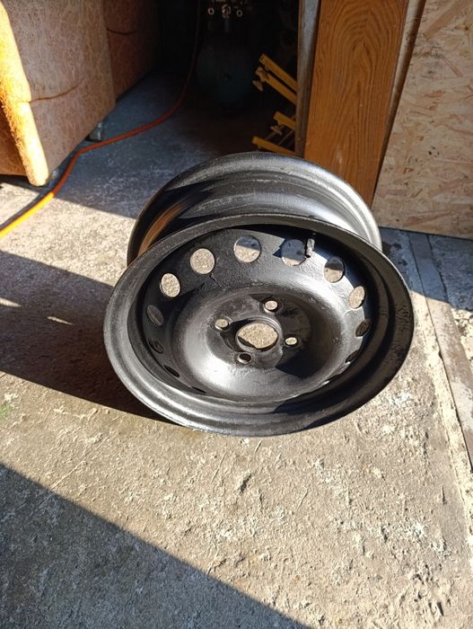 Шини Nokian Nordman 5  185/75 R14 на металевих дисках 4*100 Kia,Hyunda