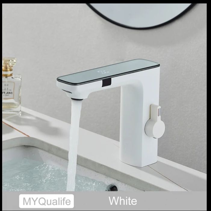 Сенсорный кран в ванную комнату.