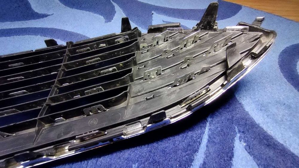 Решітка радіатора Хром - Titanium Ford Focus III (2011-2017)