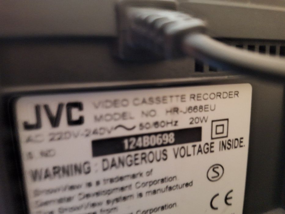 Magnetowid JVC HR-J668EU