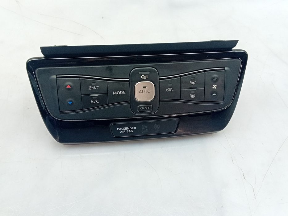 Botão / interruptor do AC NISSAN Leaf EV (ZE1)