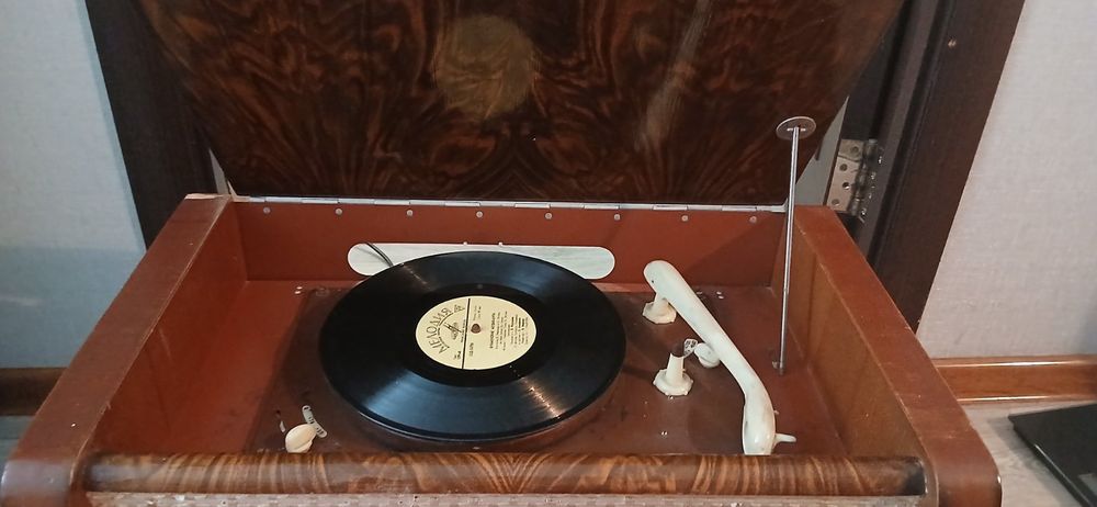 Радіола на запчастини