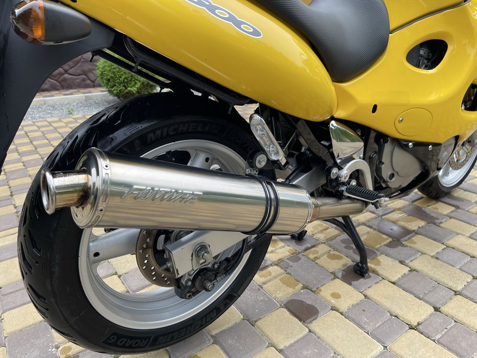 Suzuki gsx 600f.