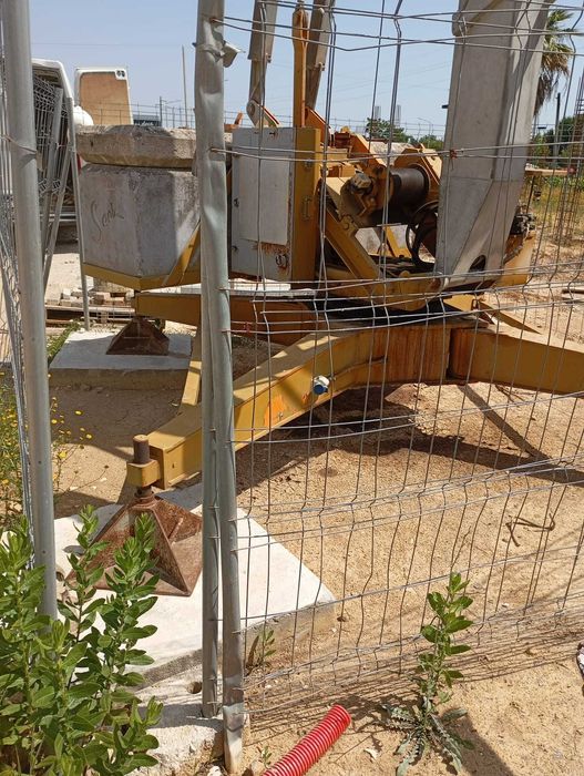 Grua automontante monofasica Operacional