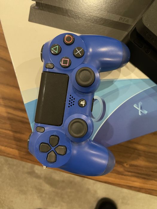 Playstation 4 500gb 2 comandos