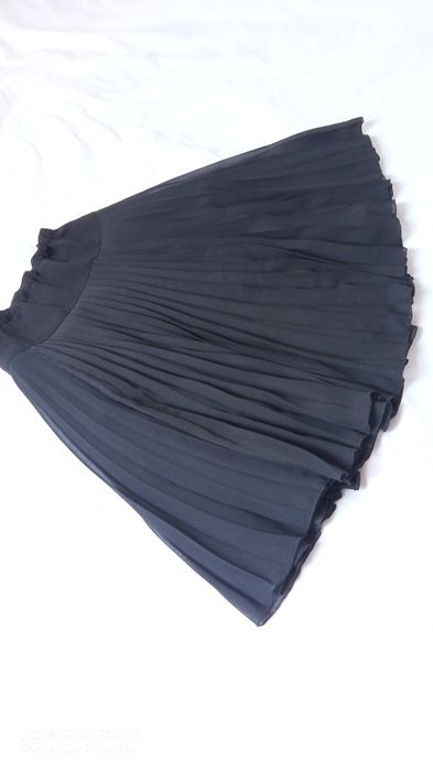 Śliczna elegancka rozkloszowana plisowana spódnica dziewczęca