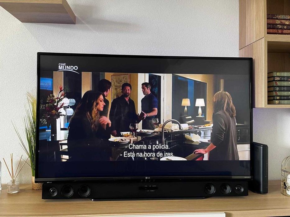 LG 49" 4K Smart TV c/soundbar LG