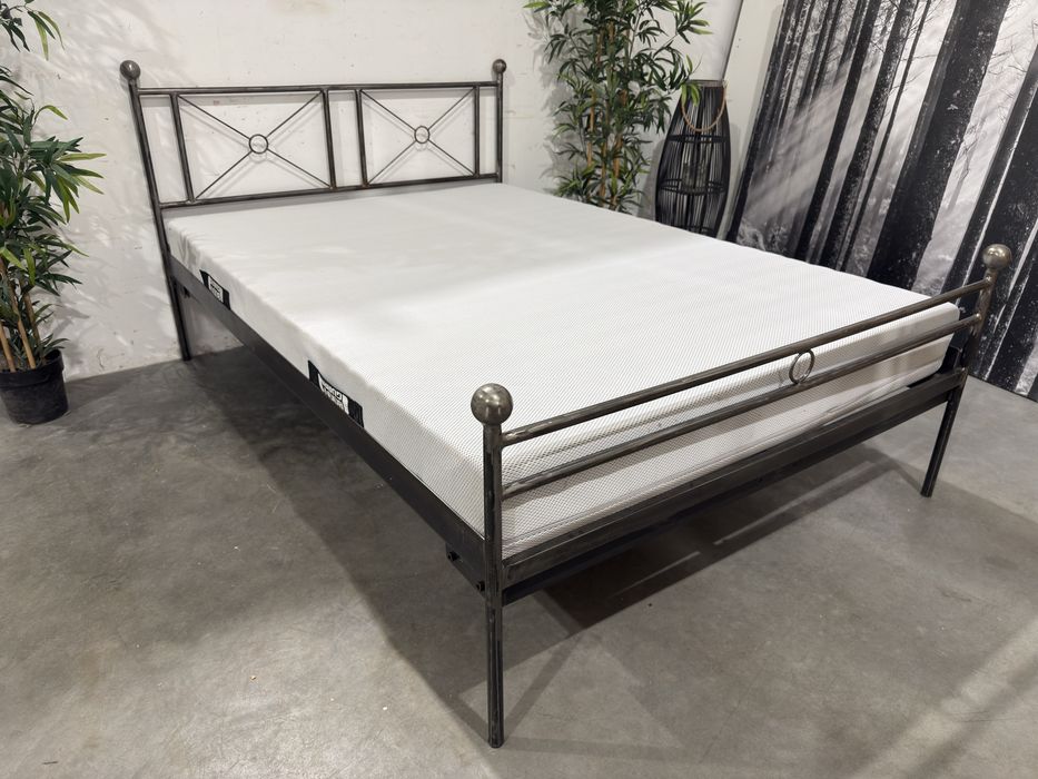 Ładne metalowe łóżko 140x200 cm kute materac stelaż dowóz wysyłka