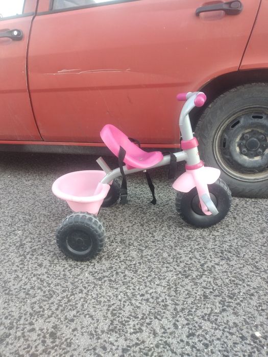 Vendo triciclo de criança por 10€ para despachar!!