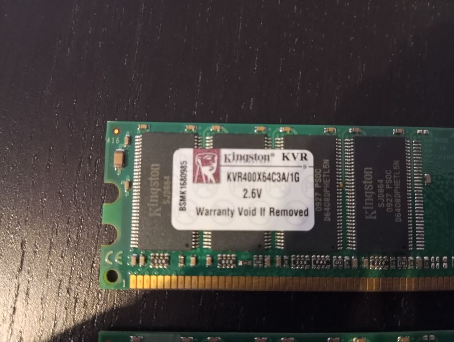 Lot of RAM Memory Modules, 1 GB Each64552760110851122