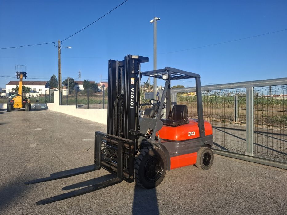 Empilhador toyota 3 T