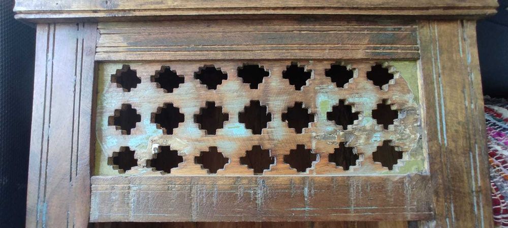 Estante alta c/ gaveta. Madeira maciça, rústica, trabalhada (novo)