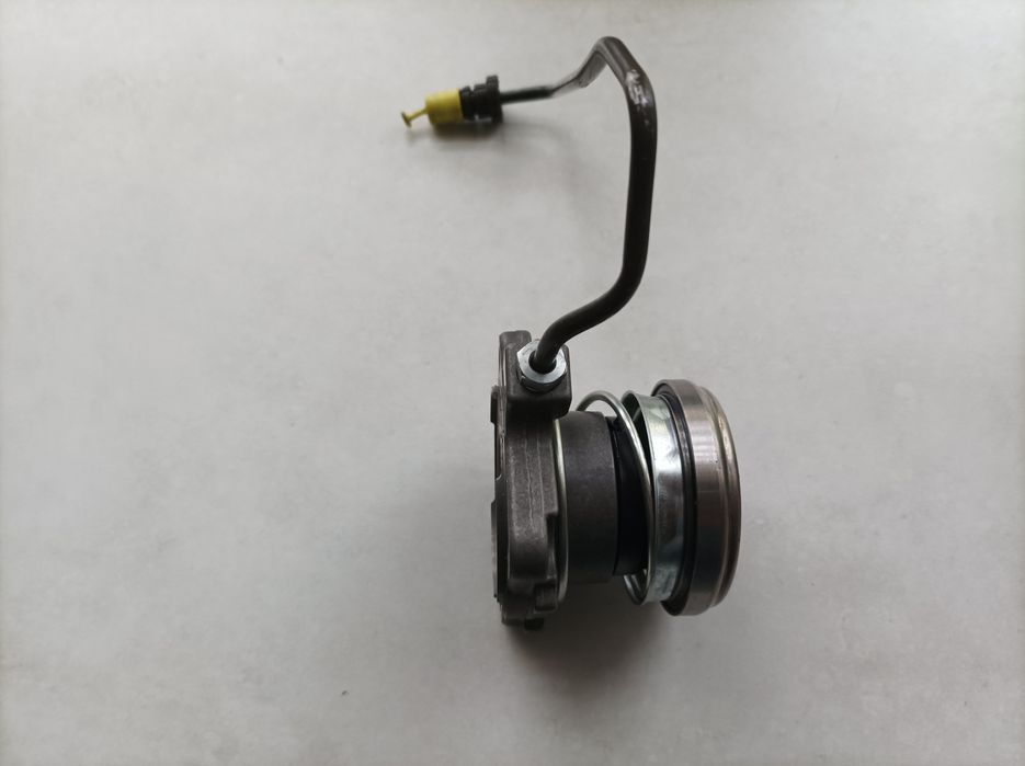 Wysprzęglik centralny Opel Astra 3 itp Valeo 810034