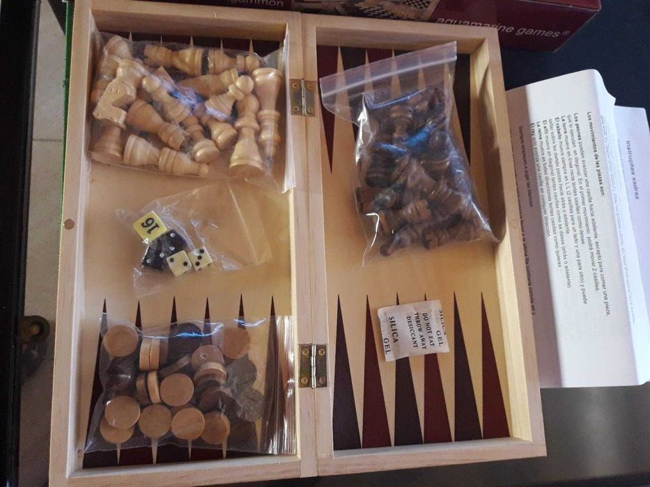 (NOVO) Jogo de xadrez - Aquamarine Games