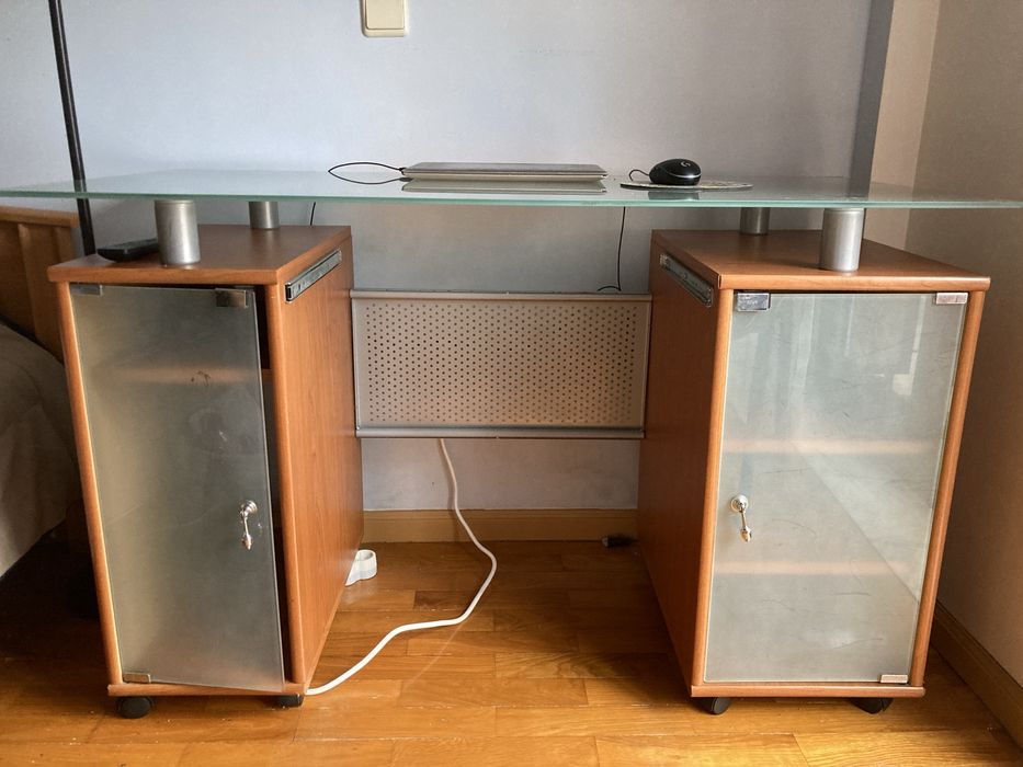 Secretaria com Vidro Temperado