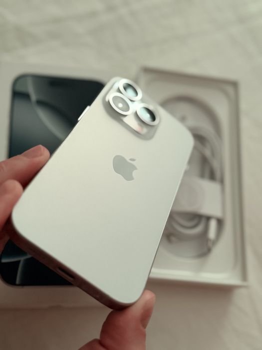 Vendo iPhone 16 Pro 256GB em caixa