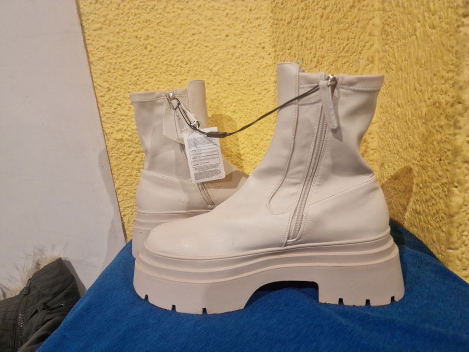 Nowe Reserved Botki Heavy z zamkiem na koturnie roz,38,39/40