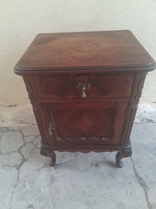 Mesa de cabeceira  estilo Queen Anne antiga