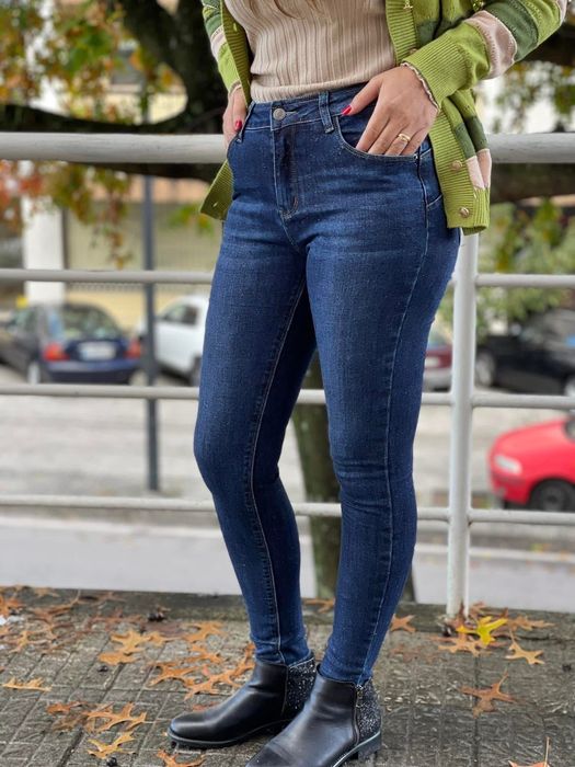 Vendo stock de roupa senhora - fecho de loja