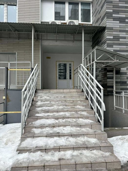 Приміщення з 3 окремими входами в ЖК Навігтор-2  вул Коноплянська, 22