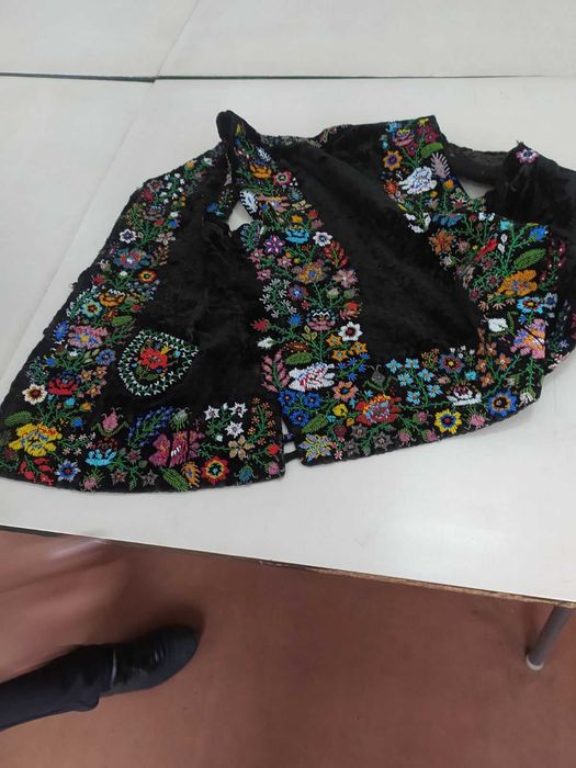 Желет жіночий з бісеру