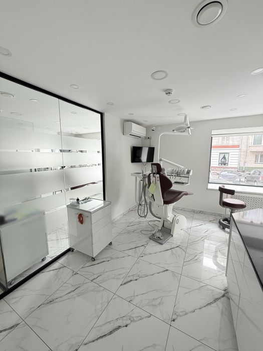 Аренда двух отдельных стоматологичных кабинетов,Печерск,оборудование