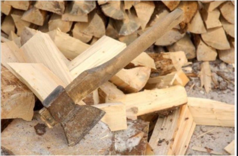 Колка дров, пилка дров,спил деревьев, складаем дрова.