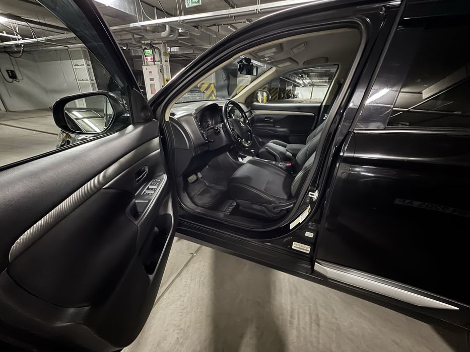 Mitsubishi Outlander 3