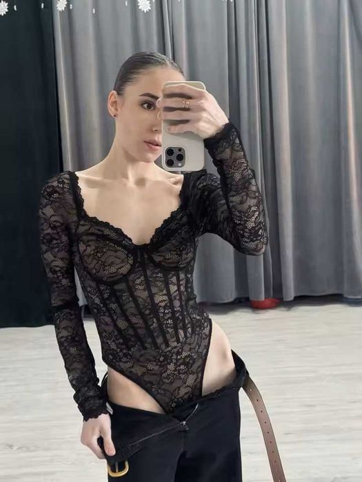 Koronkowe body w kolorze czarnym