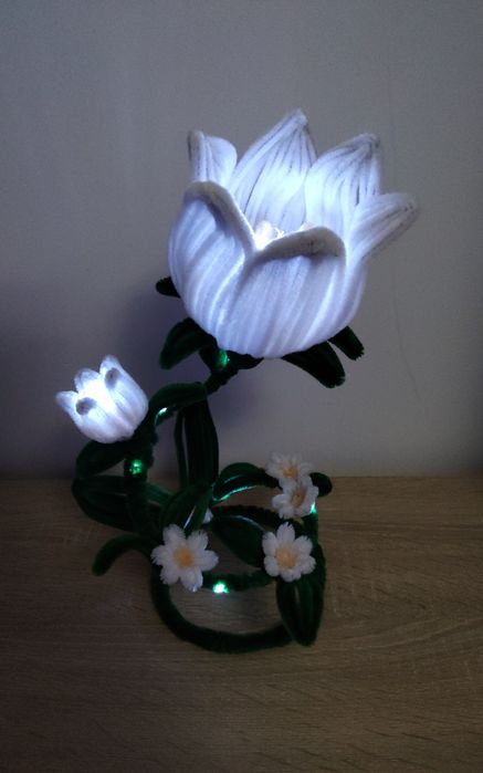Kwiat LED z rękodzieło