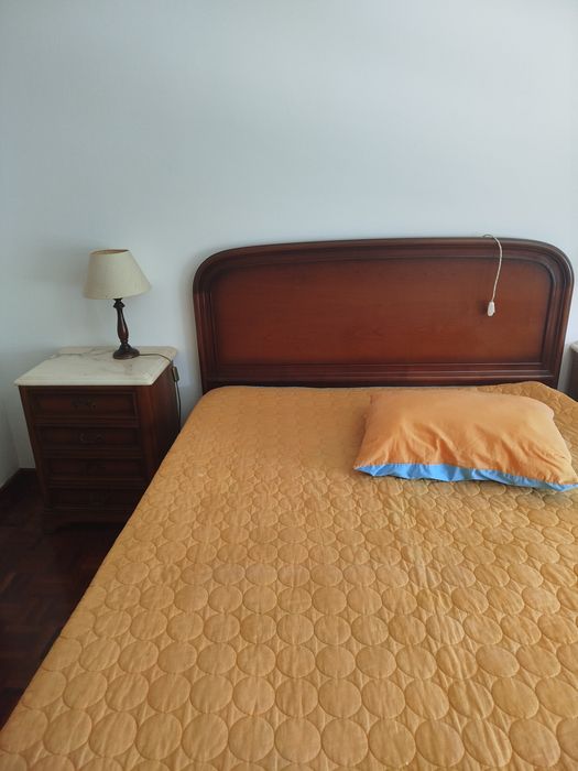 Mobília de quarto de casal madeira maciça