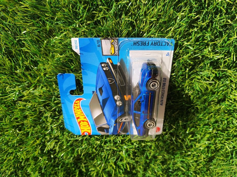 Hotwheels Alfa Romeo GTV6 3.0 2024 1/64