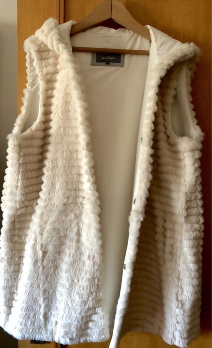 Colete em pele de coelho