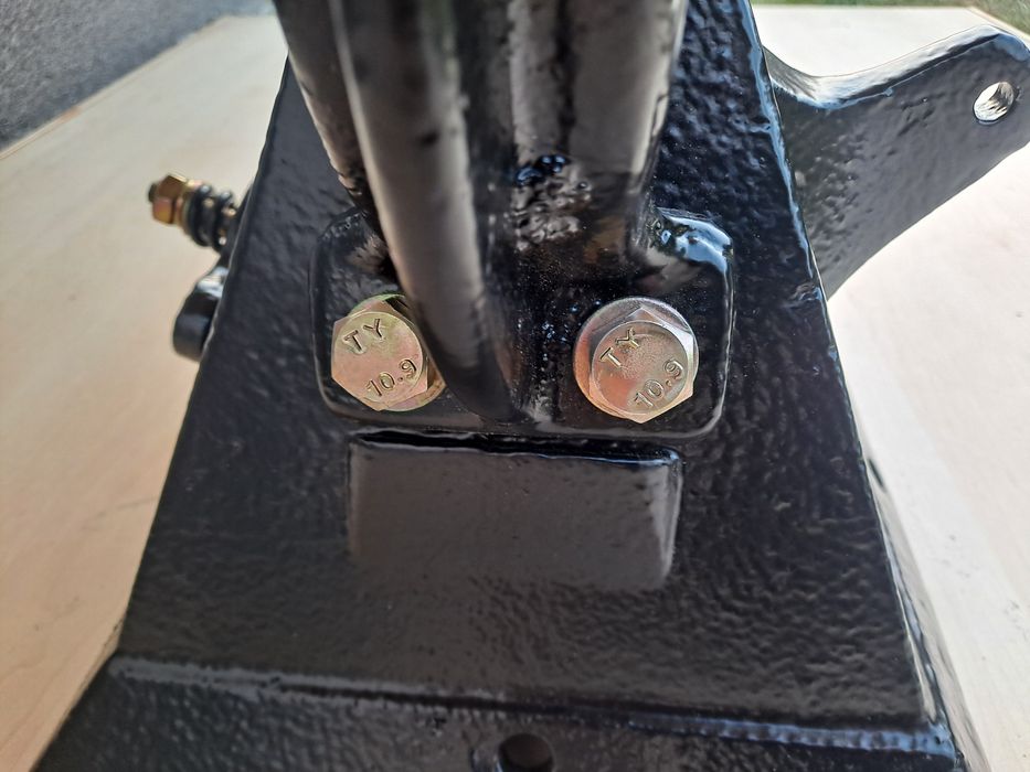 Stolik kawowy w stylu loftowo industrialnym