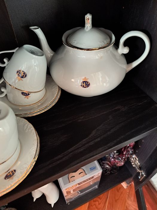 D. George V Tea and Coffee Set437557966983680004