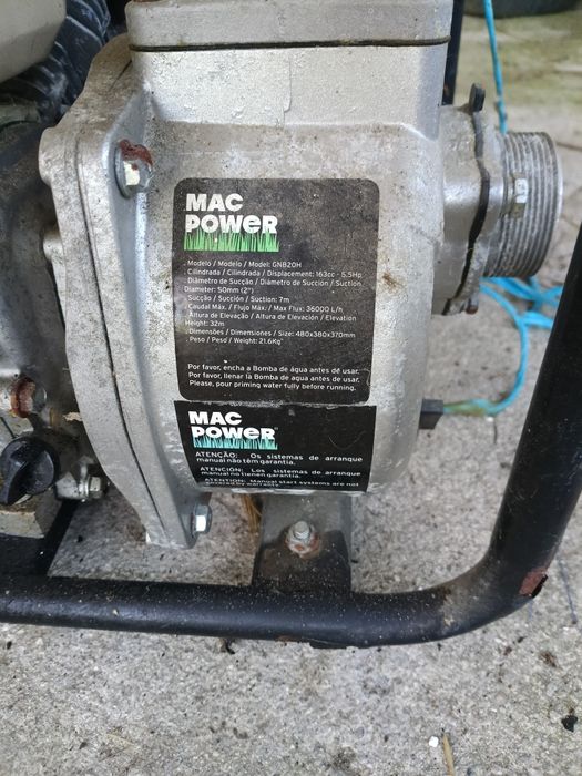 Bomba água a gasolina