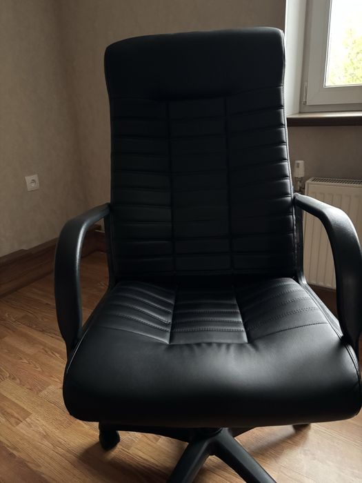 Продам крісло для роботи