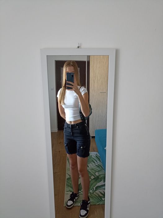 Krótkie spodenki z kieszeniami