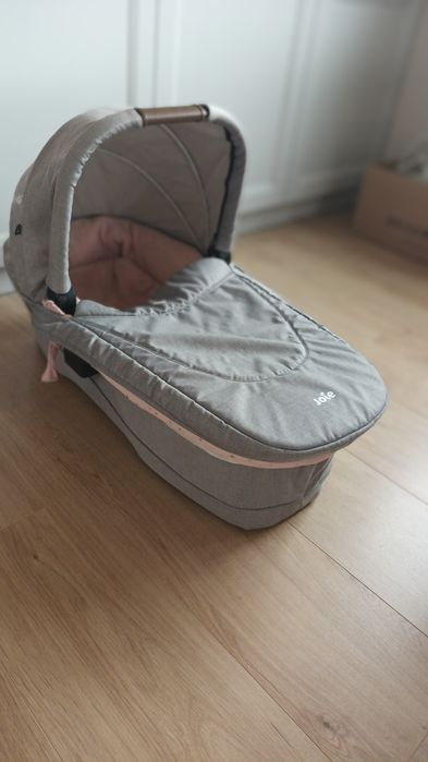 Gondola joie z adapterami i wkładem