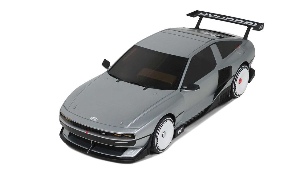 Model 1:18 Otto Hyundai N Vision 74 2022 silver OT493