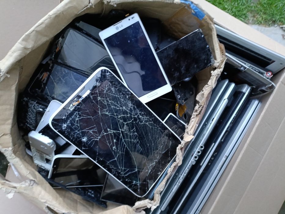 400грн  за все що на фото