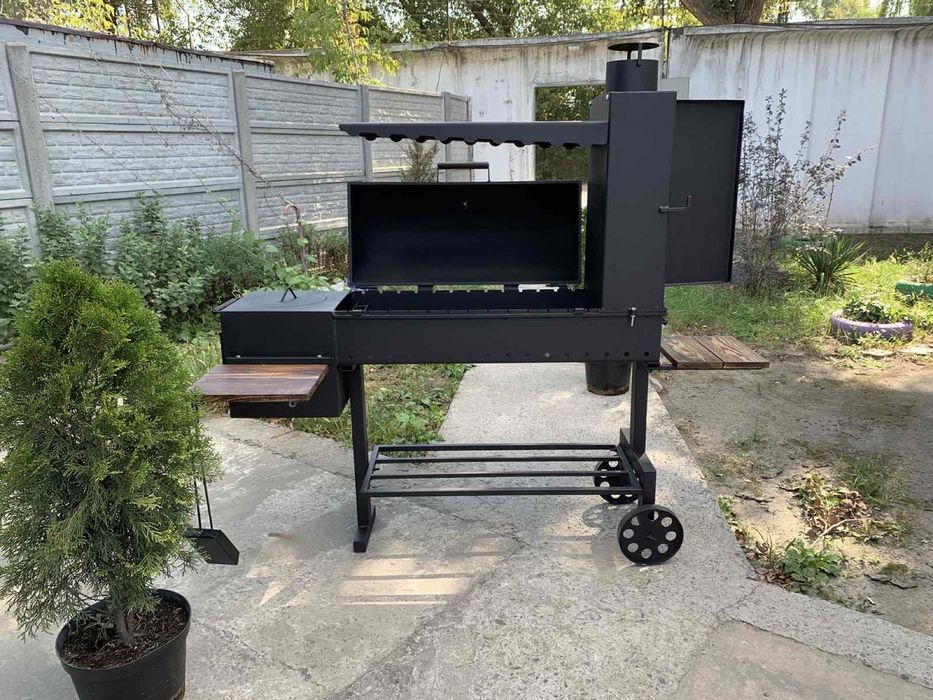 Мангал с коптильней