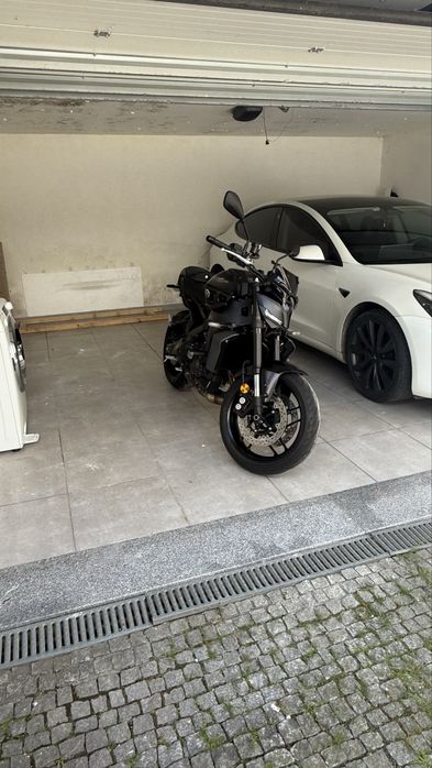 Yamaha  mt-09 completamente nova