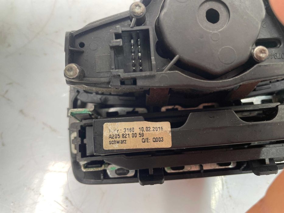 Interruptor de luzes Mercedes-Benz W205 (2017)